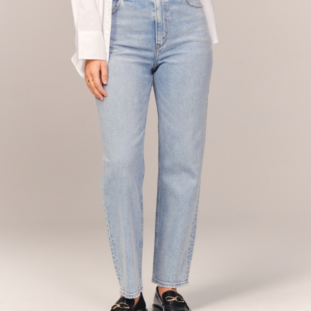 Abercrombie & Fitch Women's curve love ultra high rise ankle straight jean